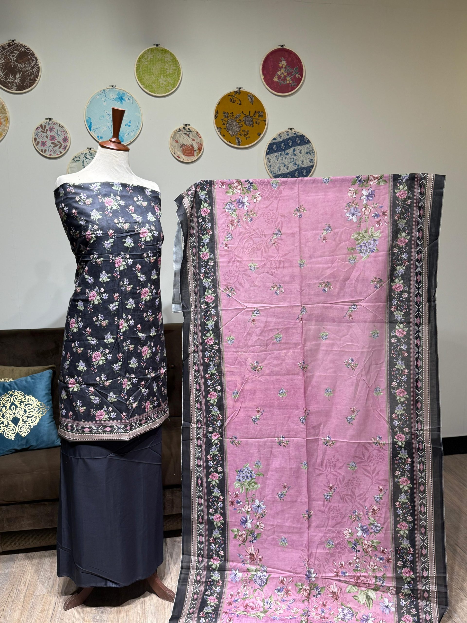 Lawn Printed 3-Piece – Black with Pink Design