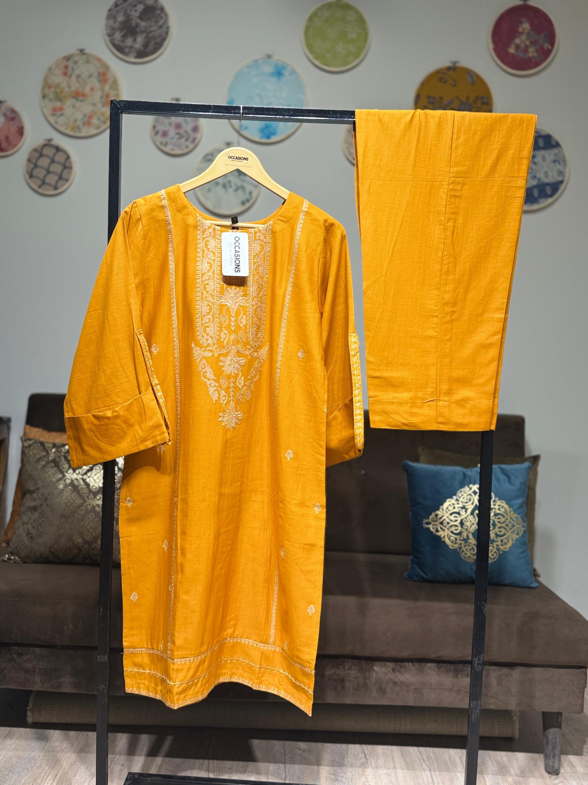 Khadar Embroidered 2-Piece – Light Yellow